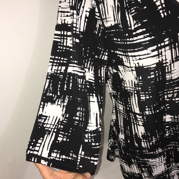 Laura Black & White V-Neck Swatchy Long Sleeve Top - Picture 6 of 10